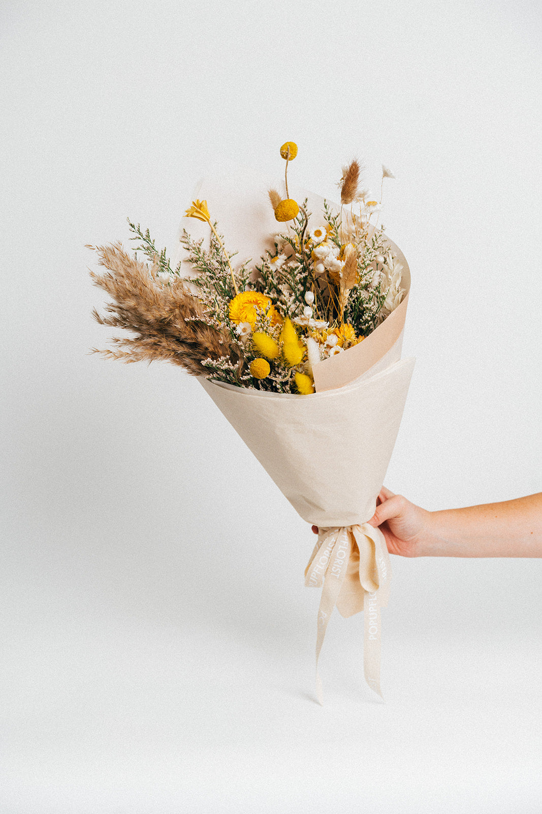 APRICOT GARDEN - Mini Flower Bouquet in Box - Shop posieflowers